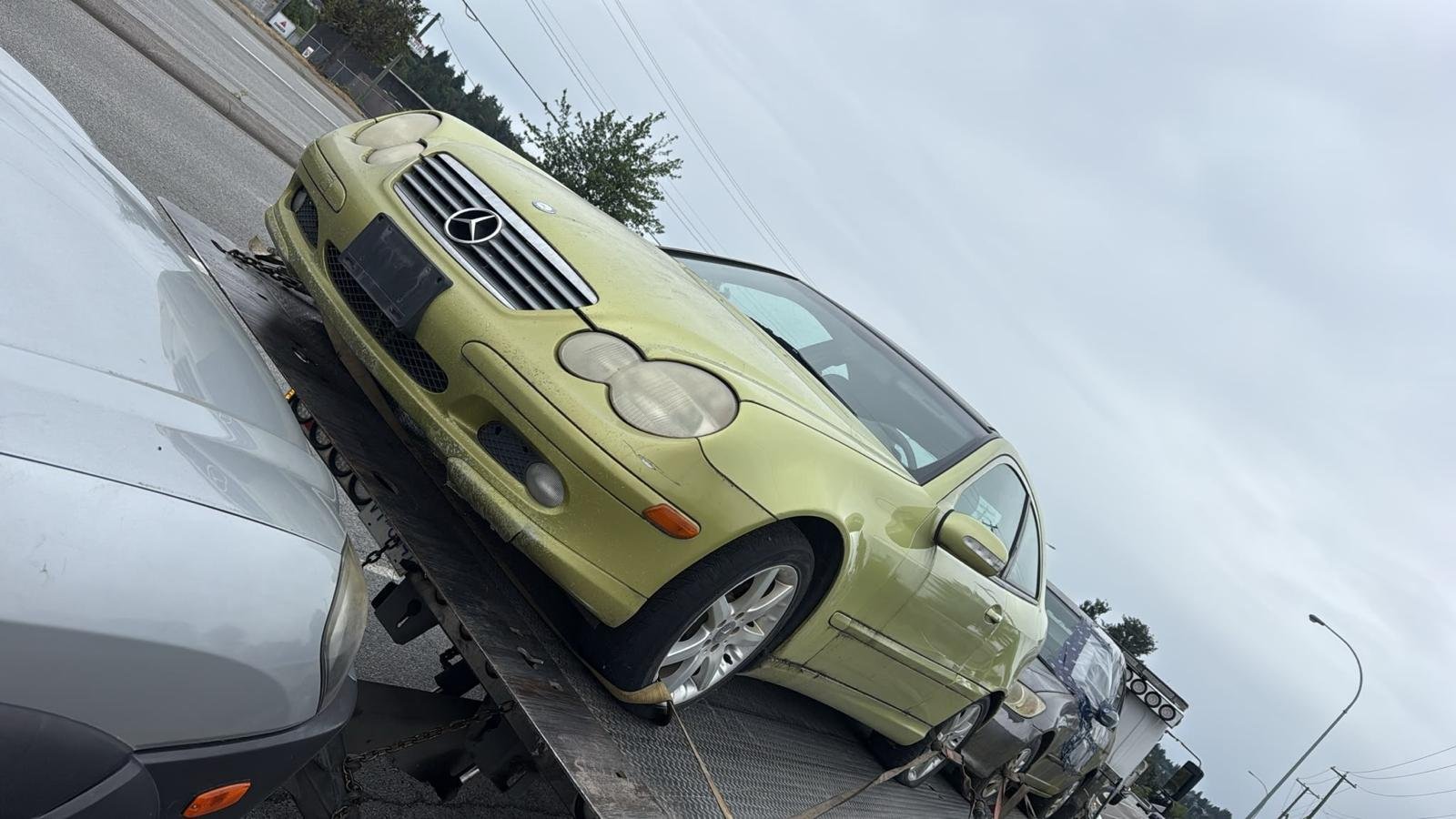 Cash For Cars Surrey flatbed loading a vehicle in Cloverdale, Surrey BC